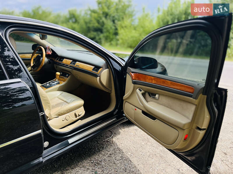 Седан Audi A8 2004 в Борщеві