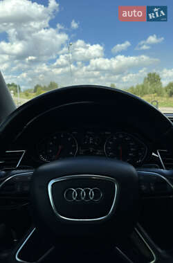 Седан Audi A8 2015 в 