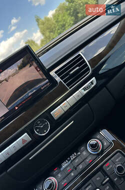 Седан Audi A8 2015 в 
