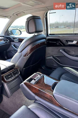 Седан Audi A8 2015 в 