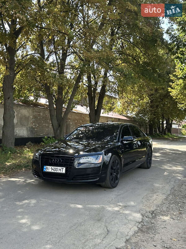 Седан Audi A8 2014 в Полтаві