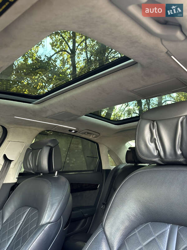 Седан Audi A8 2014 в Полтаві