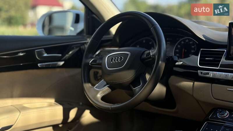 Седан Audi A8 2014 в Ивано-Франковске