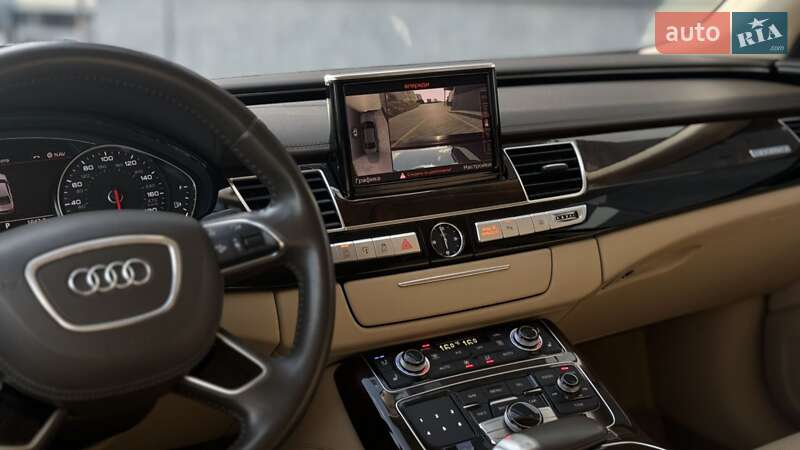 Седан Audi A8 2014 в Ивано-Франковске