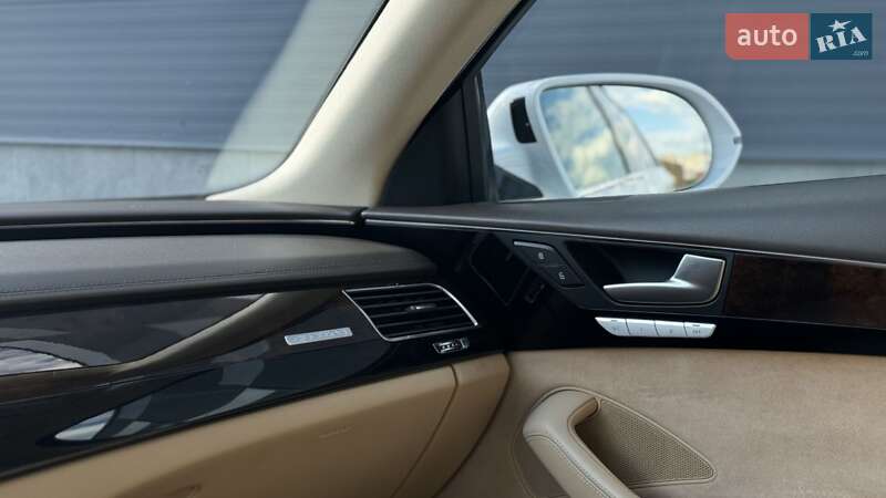 Седан Audi A8 2014 в Ивано-Франковске