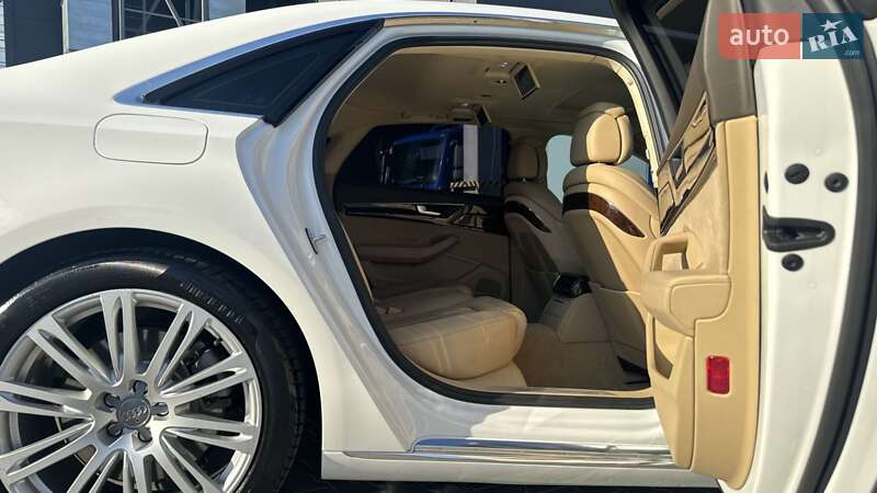 Седан Audi A8 2014 в Ивано-Франковске