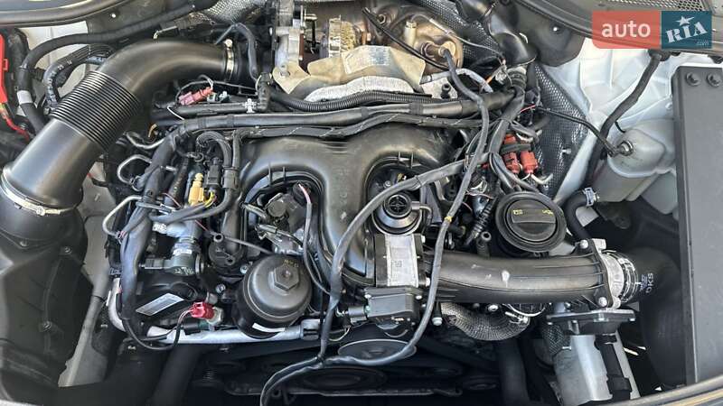 Седан Audi A8 2014 в Ивано-Франковске