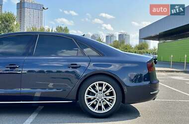 Седан Audi A8 2012 в 