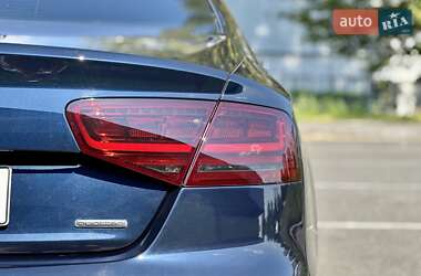 Седан Audi A8 2012 в 