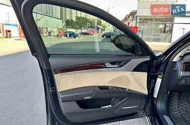 Седан Audi A8 2012 в 