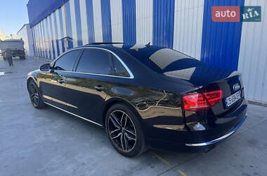 Седан Audi A8 2012 в 