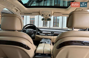 Седан Audi A8 2013 в Одесі