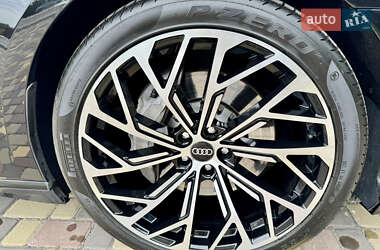 Седан Audi A8 2018 в 