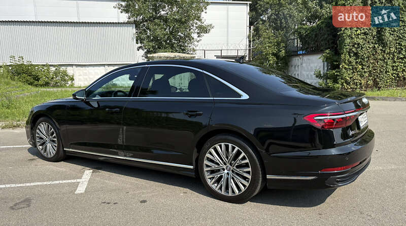 Седан Audi A8 2022 в Киеве