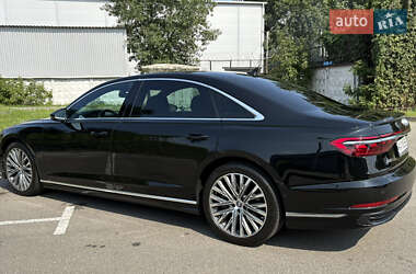 Седан Audi A8 2022 в 