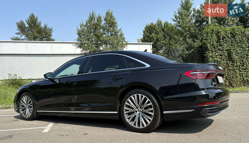 Седан Audi A8 2022 в Киеве