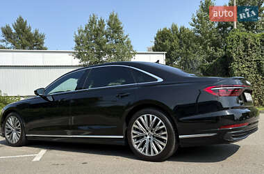 Седан Audi A8 2022 в 