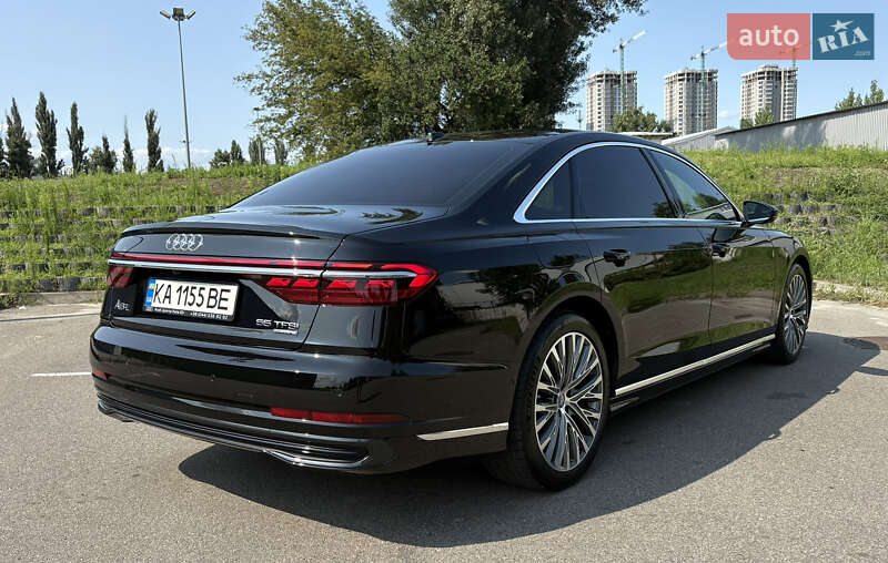 Седан Audi A8 2022 в Киеве