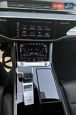 Седан Audi A8 2022 в 