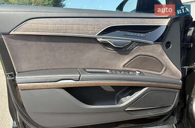 Седан Audi A8 2022 в 