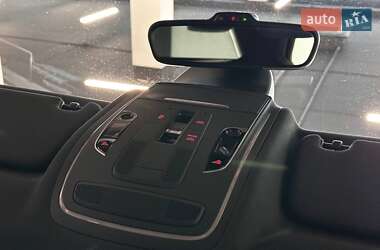 Седан Audi A8 2013 в 
