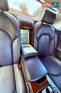 Седан Audi A8 2013 в 