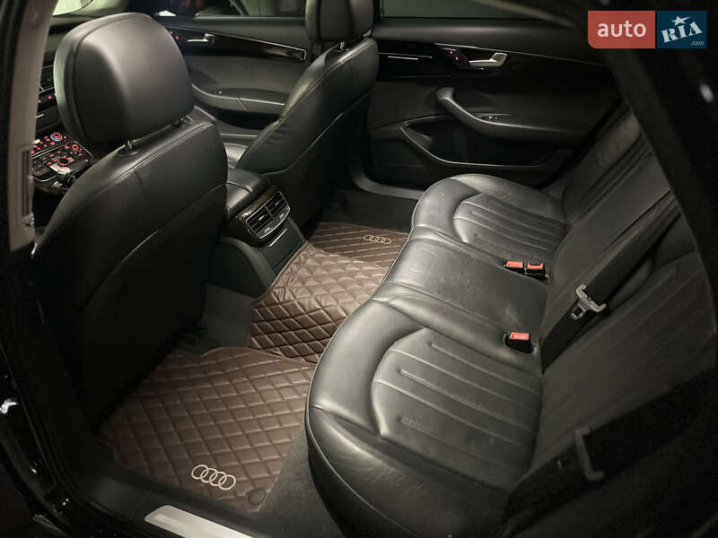 Седан Audi A8 2017 в Києві