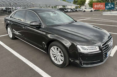 Седан Audi A8 2017 в 