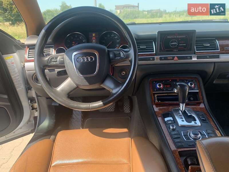 Седан Audi A8 2006 в Вышкове