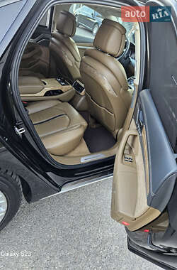 Седан Audi A8 2013 в 