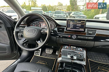 Седан Audi A8 2017 в 