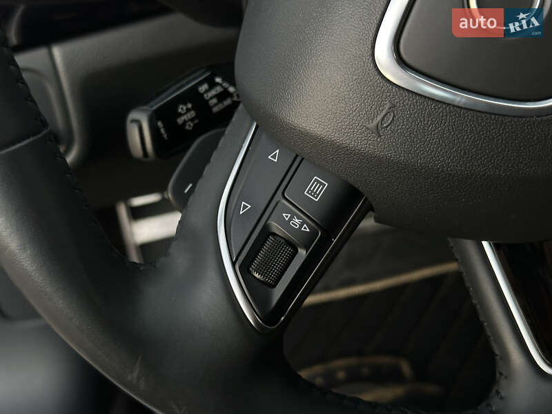 Седан Audi A8 2017 в Харькове