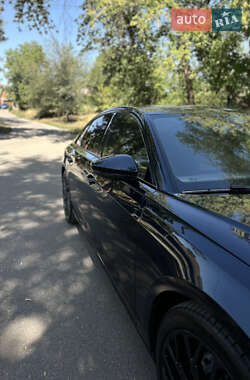 Седан Audi A8 2023 в 