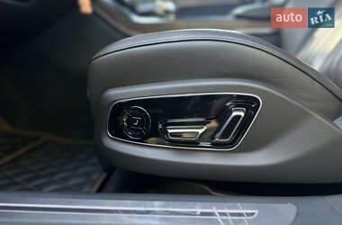 Седан Audi A8 2023 в 