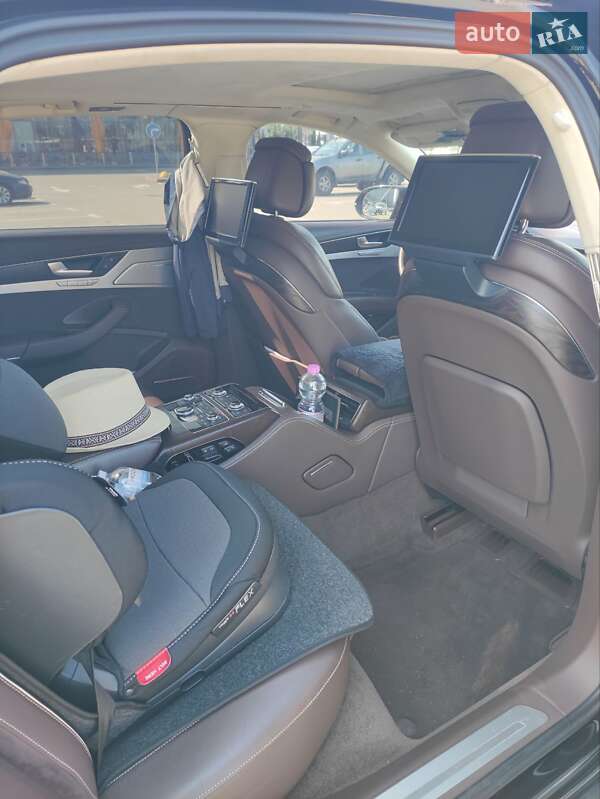 Седан Audi A8 2013 в Киеве