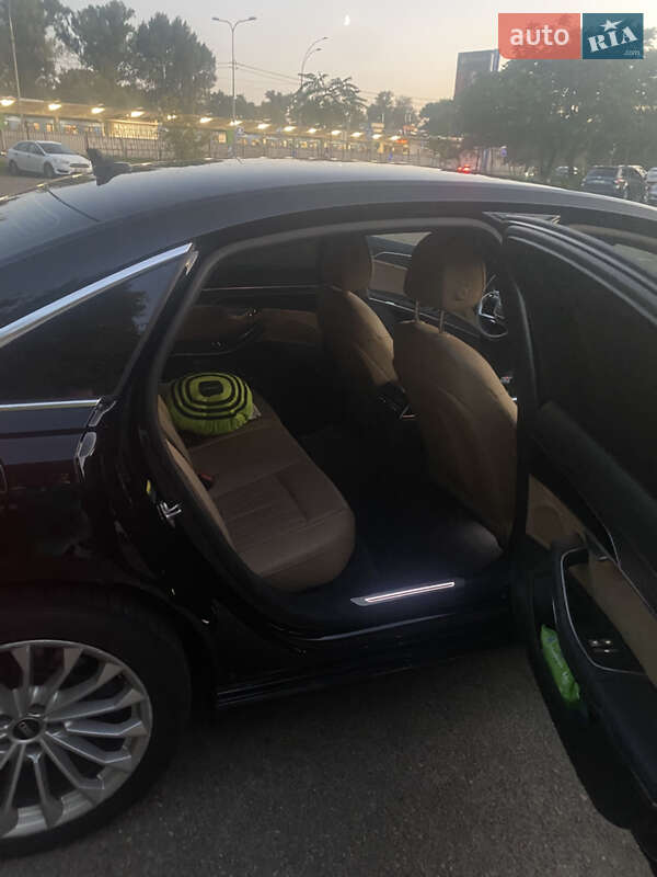 Седан Audi A8 2021 в Києві