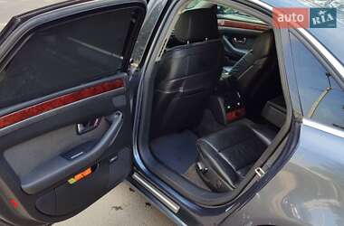 Седан Audi A8 2004 в 