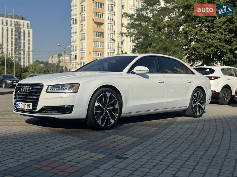 Седан Audi A8 2014 в Львове