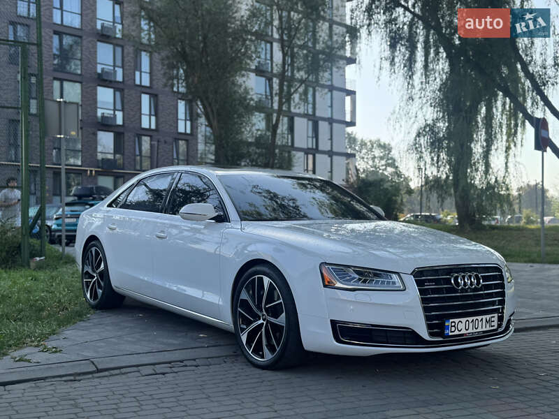 Седан Audi A8 2014 в Львове