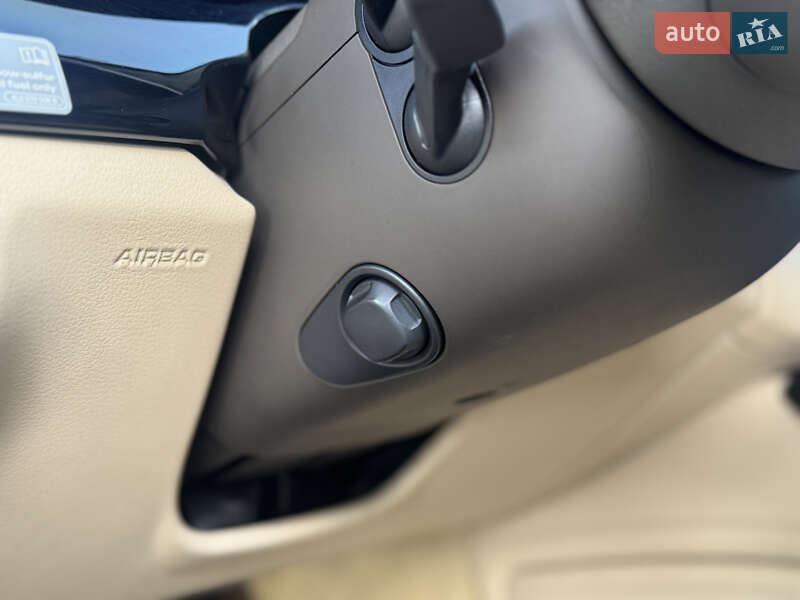 Седан Audi A8 2014 в Львове