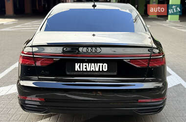 Седан Audi A8 2017 в 