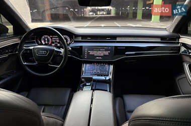 Седан Audi A8 2017 в 