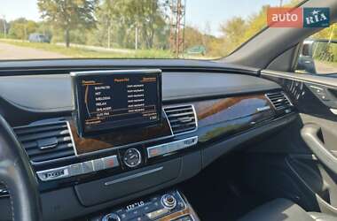 Седан Audi A8 2015 в 
