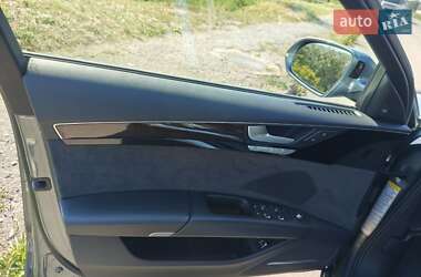 Седан Audi A8 2015 в 