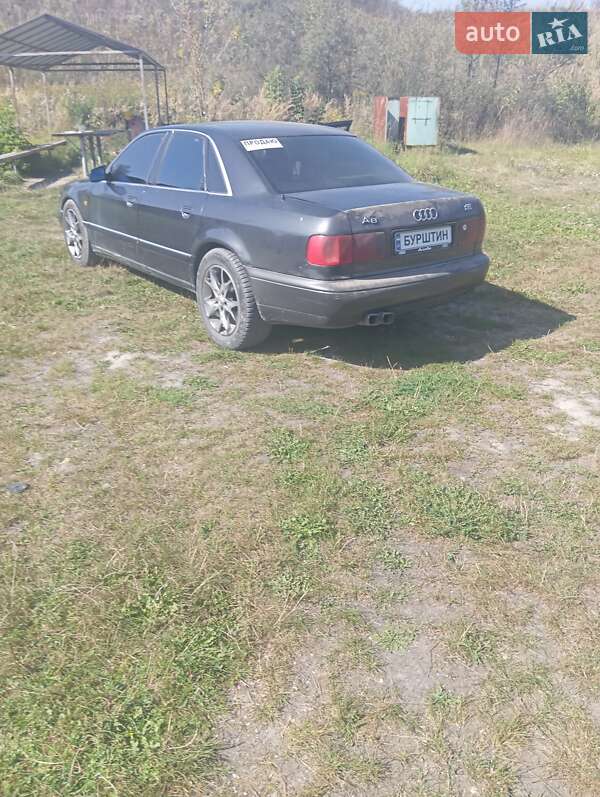 Седан Audi A8 1996 в Бурштыне