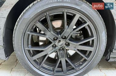 Седан Audi A8 2020 в 