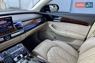 Седан Audi A8 2013 в Черновцах