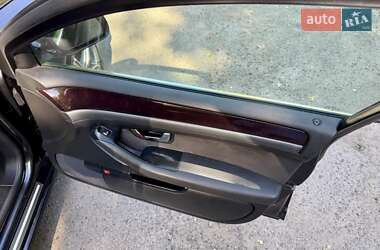 Седан Audi A8 2004 в 