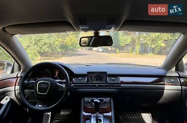 Седан Audi A8 2004 в 