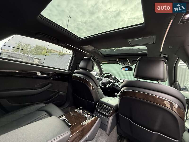 Седан Audi A8 2017 в Вінниці